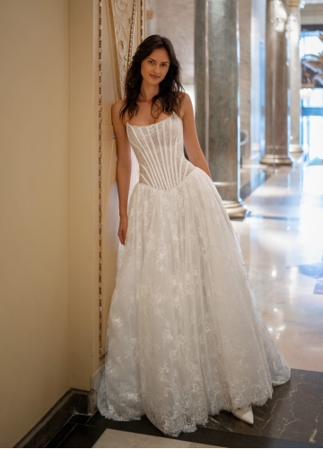 The model of the dress 17001