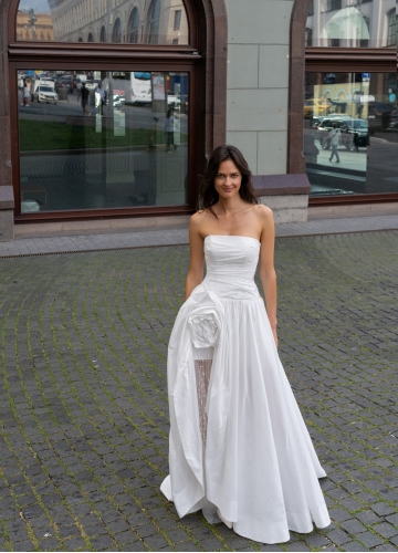 The model of the dress 17013